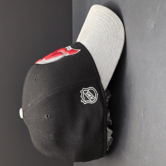 Reebok ,Center Ice Collection , NHL New Jersey Devils Men's Fitted Hat,Size S/M. - Picture 3 of 9